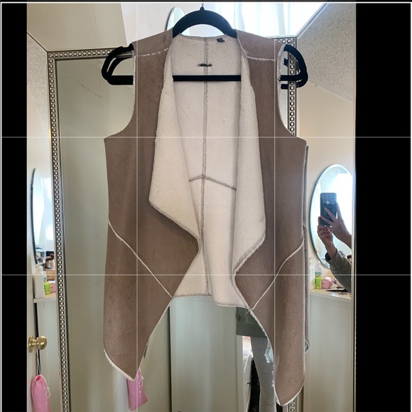 Guess faux fur and faux suede vest - Picture 1 of 3